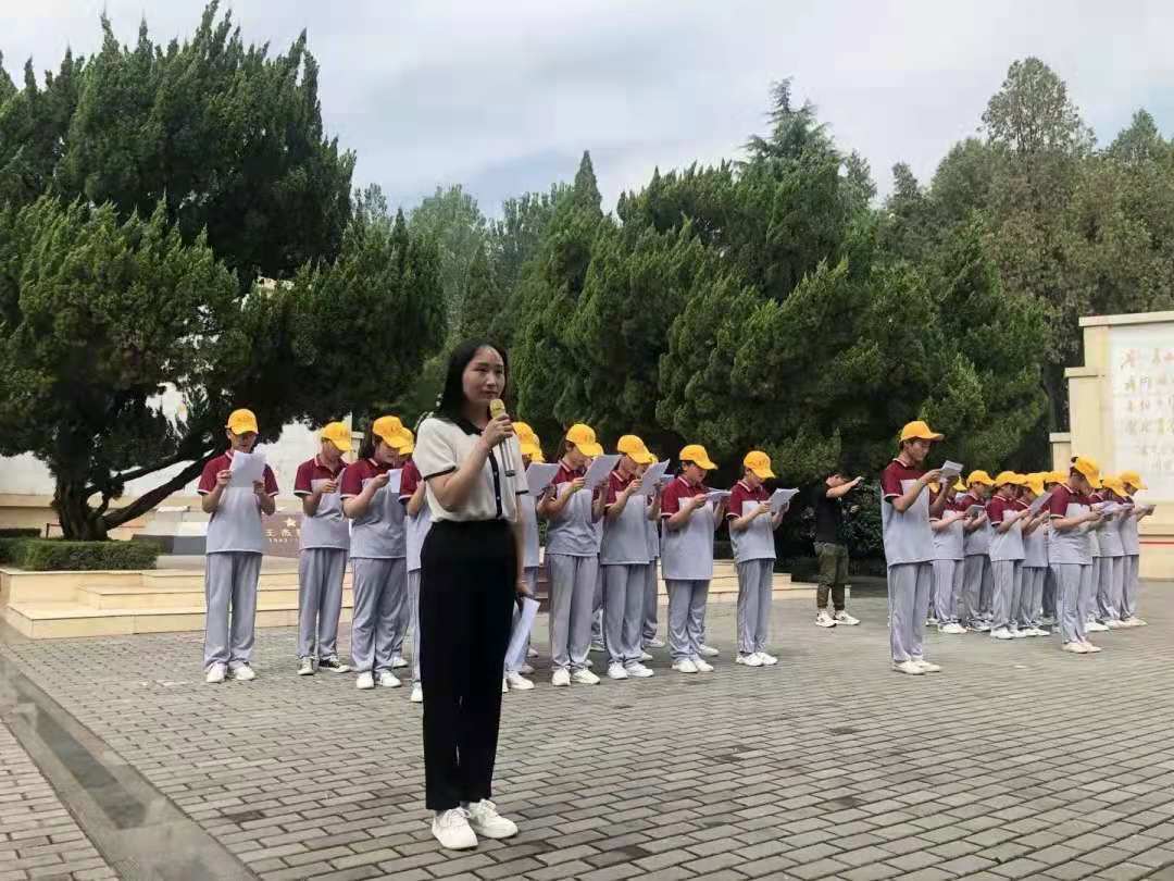 王杰中学举行纪念王杰同志牺牲56周年“红色传承 共勉前行”接旗仪式