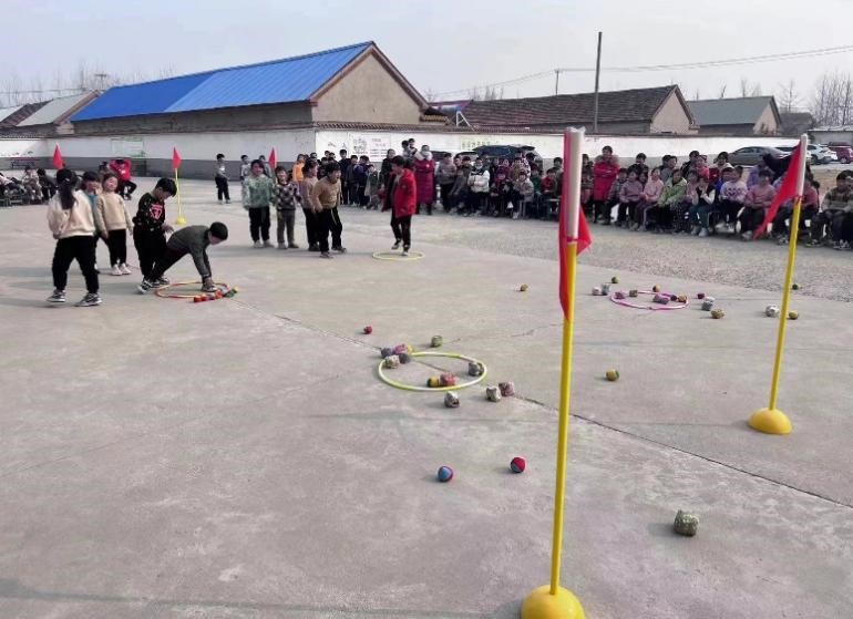 趣味运动会，一起悦动春光-邳州市铁富镇涧沟小学开展春季趣味运动会