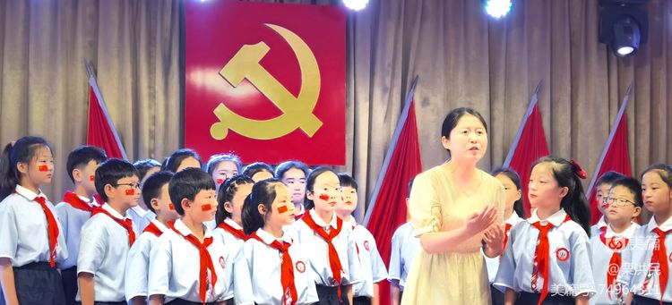 江昕公司载歌载舞庆“七一”  （文/摄影：栗洪民）