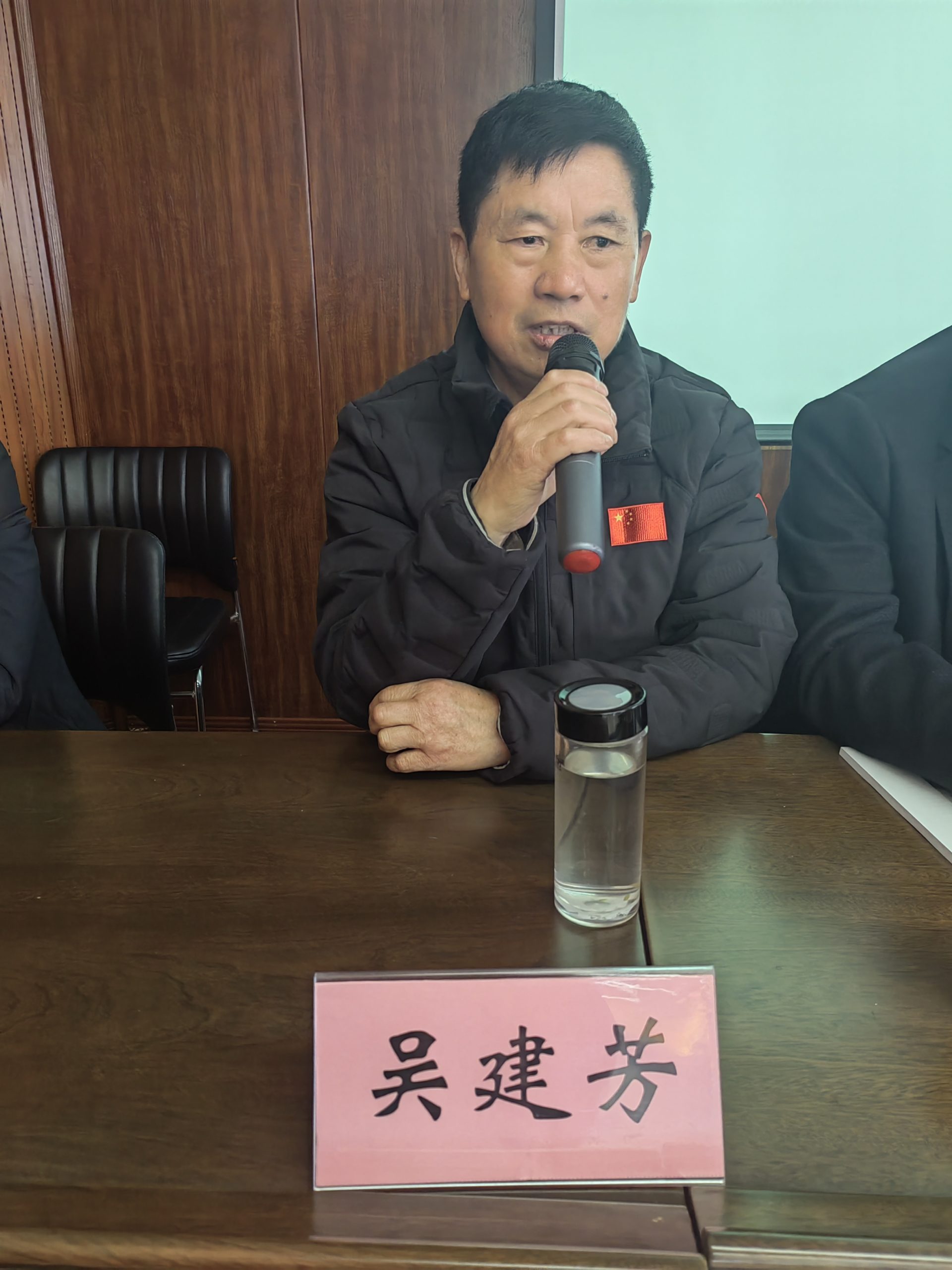 龙年飚雄风  传奇更精彩  （作者：黄兴洲）