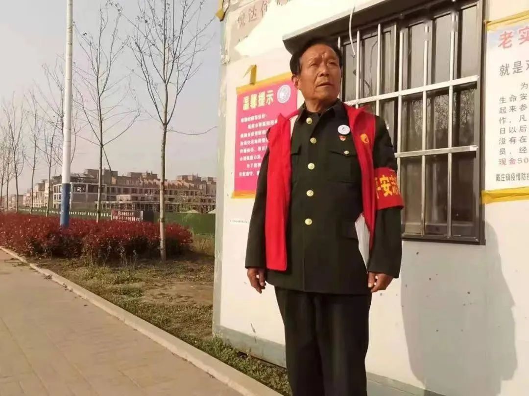 邳州戴庄“雷锋”多 （作者：张可春）