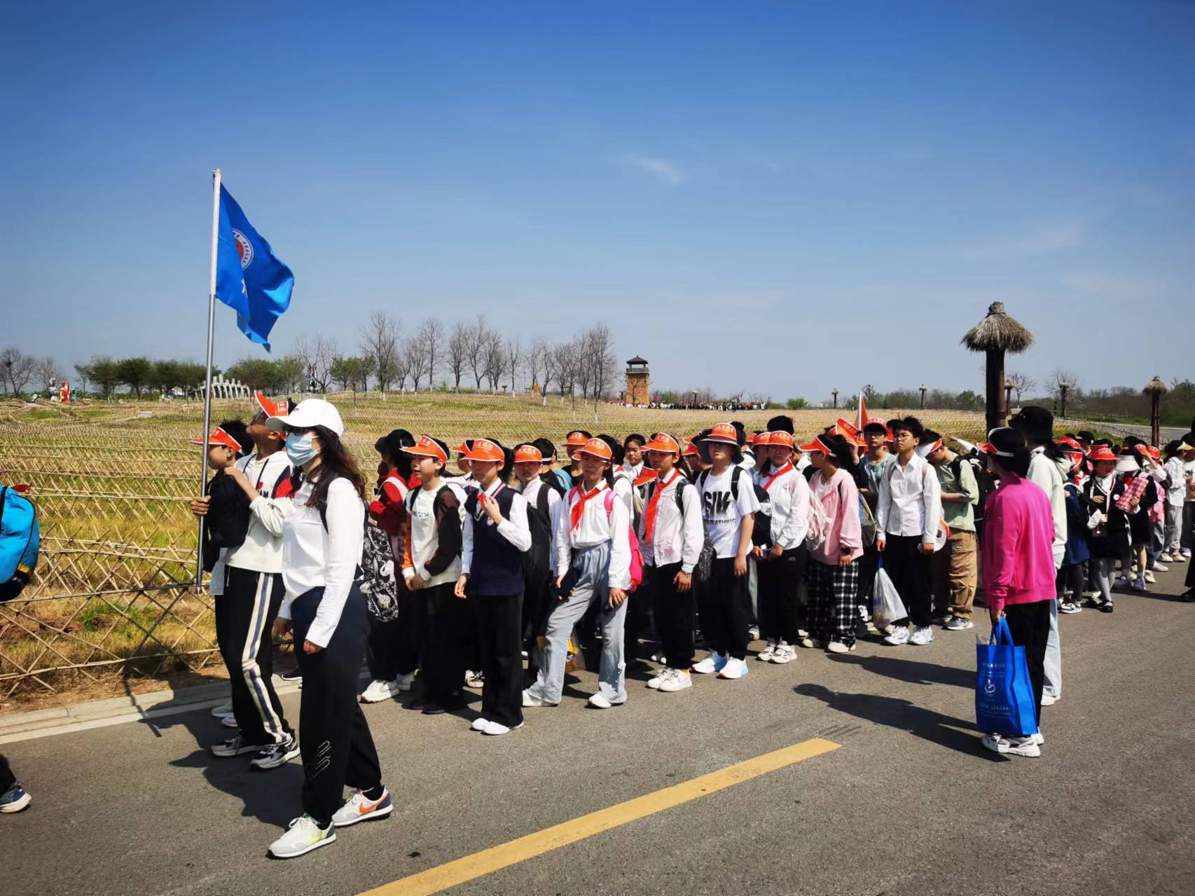 邳州市运河小学开展“育见成长师生研学活动”