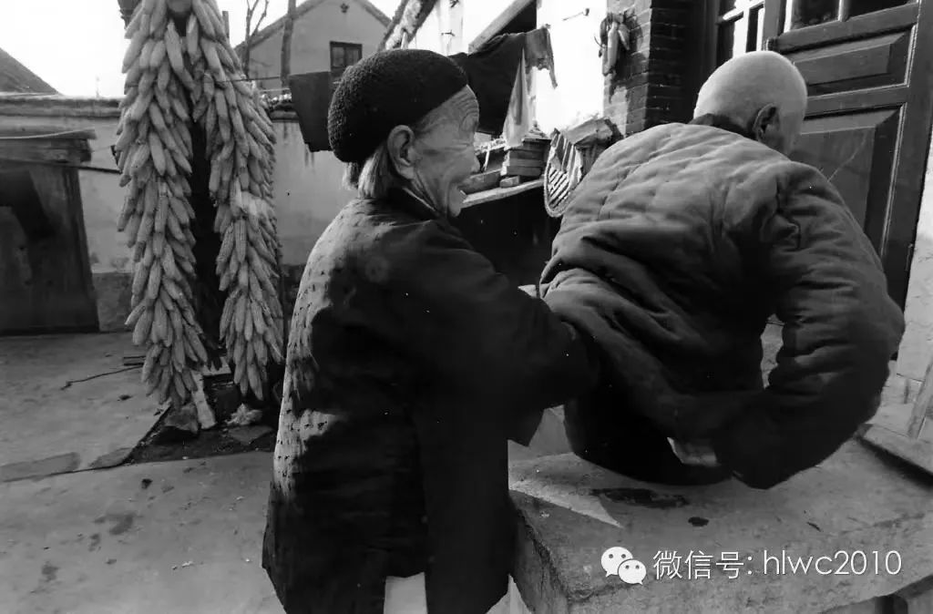 多想再给爹娘照张相| 焦波（淄博）