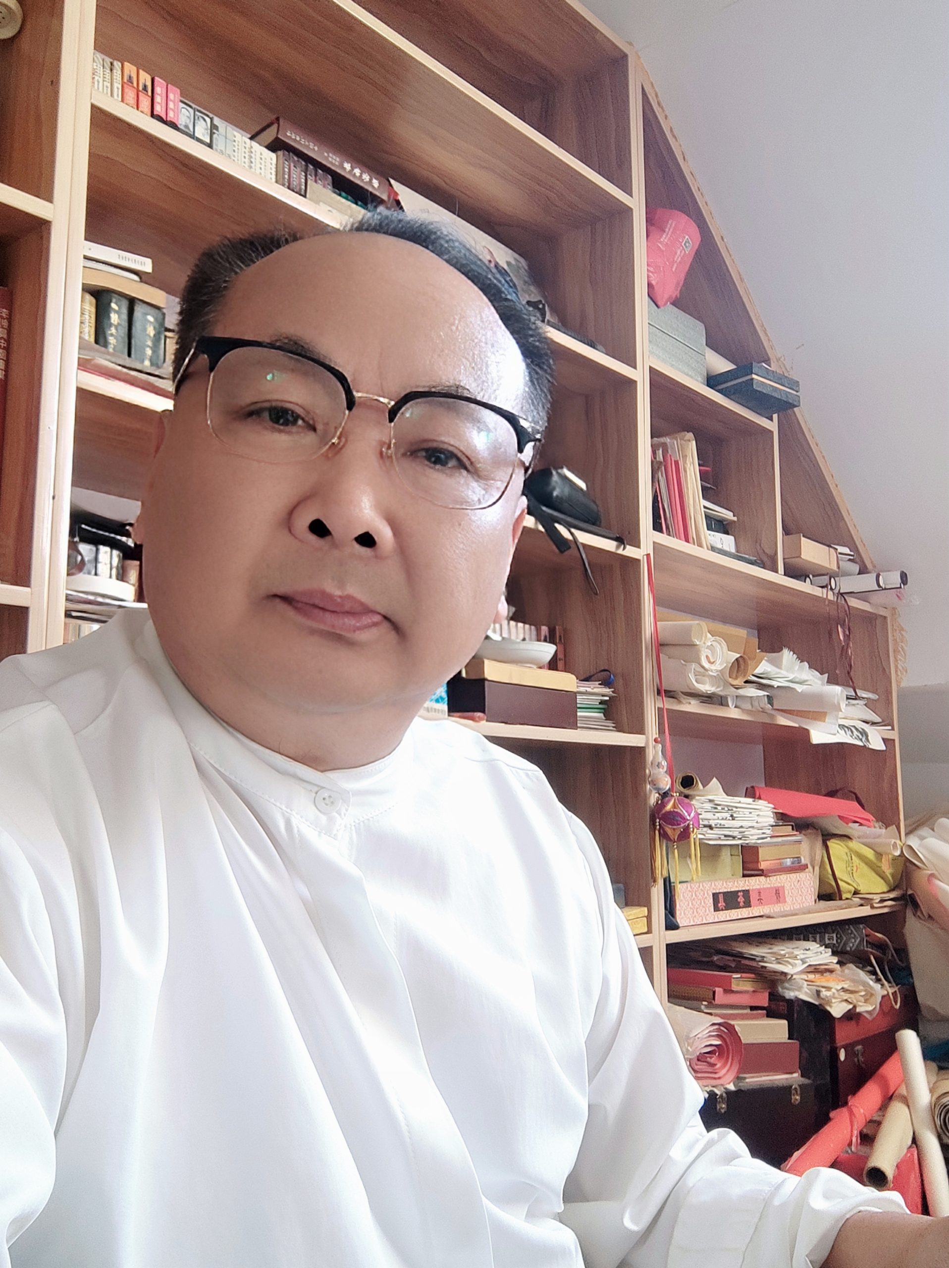 笔耕闪光芒 书成惊四方一一记邳州书法家、大运河文化研究会副会长萧国壮
