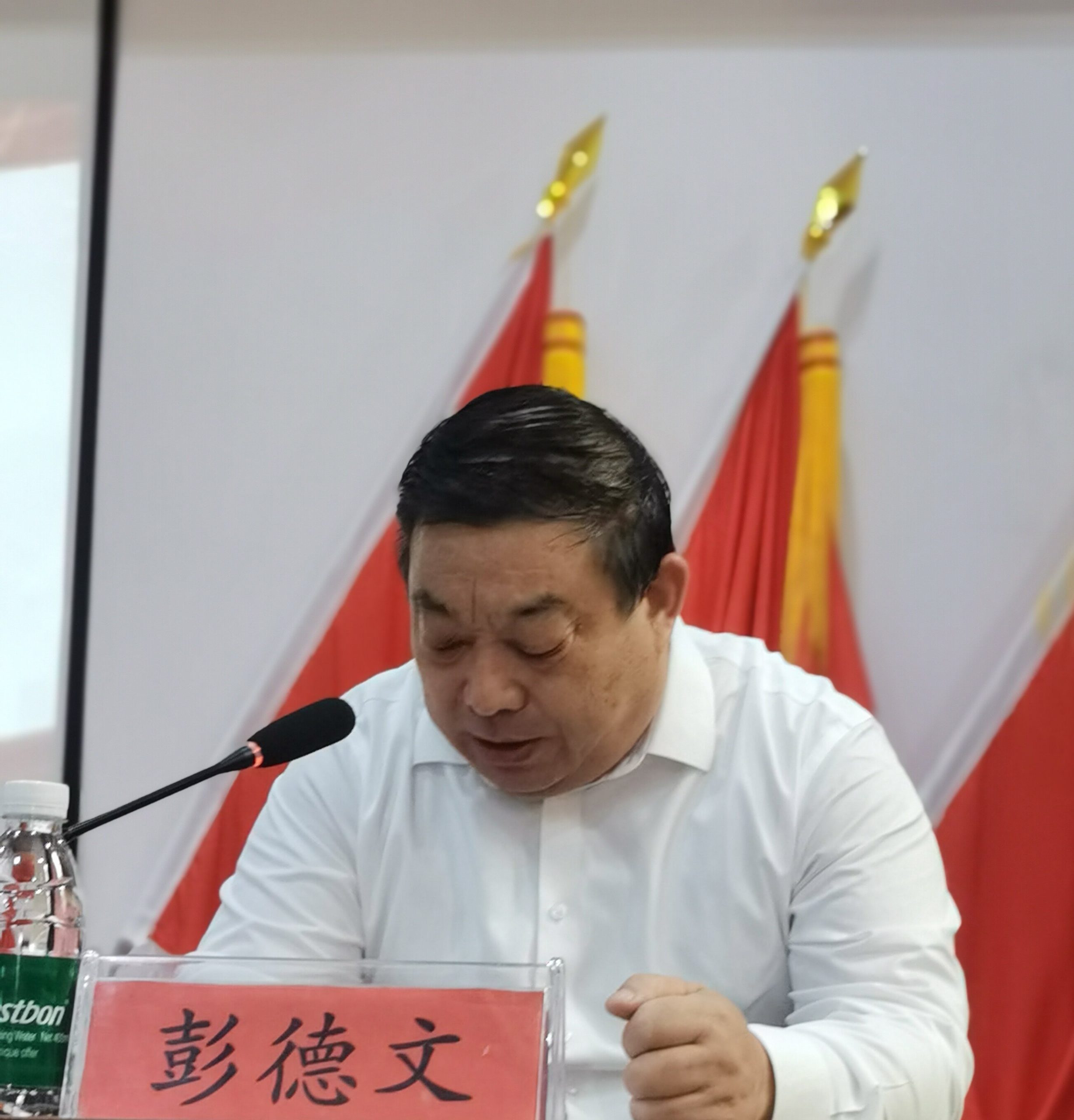 彭德文：教育路上的逐光者