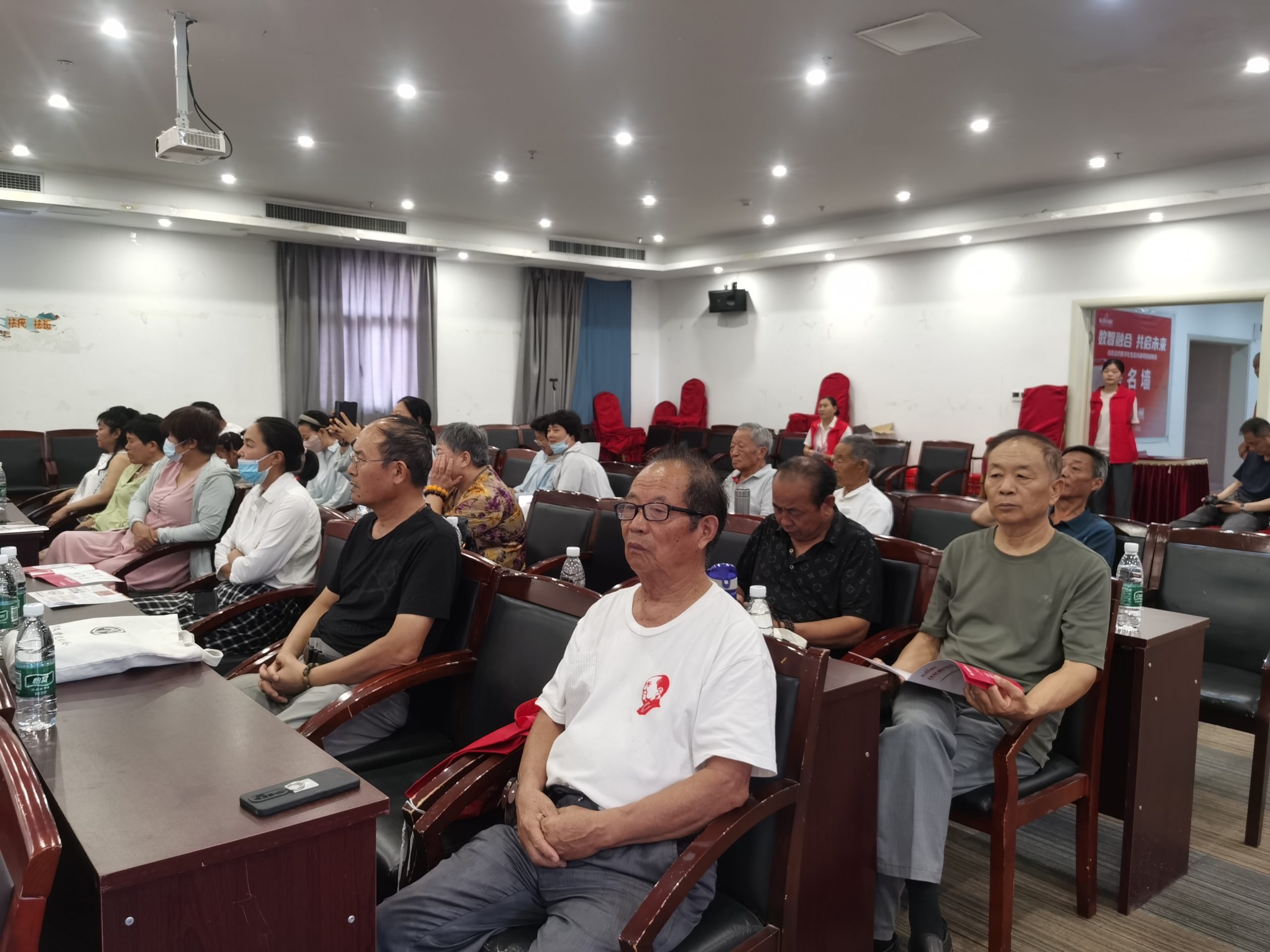 邳州“家事速配”招募会在康乐大世界举行，助力打造一刻钟便民生活圈
